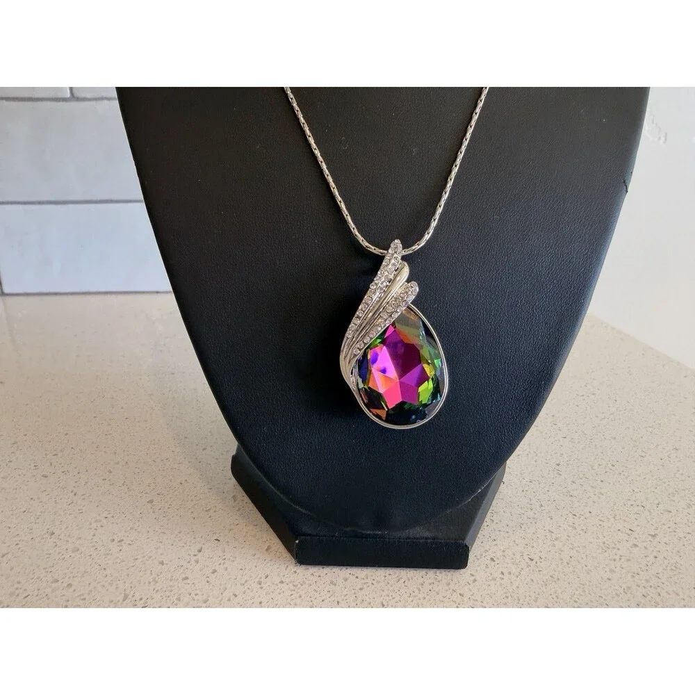 Artune Swarovski Crystal Rainbow Teardrop Pendant Silver Necklace NWT Women’s